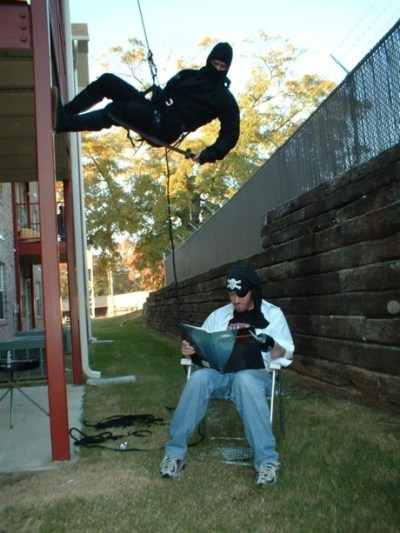 pirates-vs-ninjas The Rarely Seen Land Ninja finds a reading(!) Pirate.